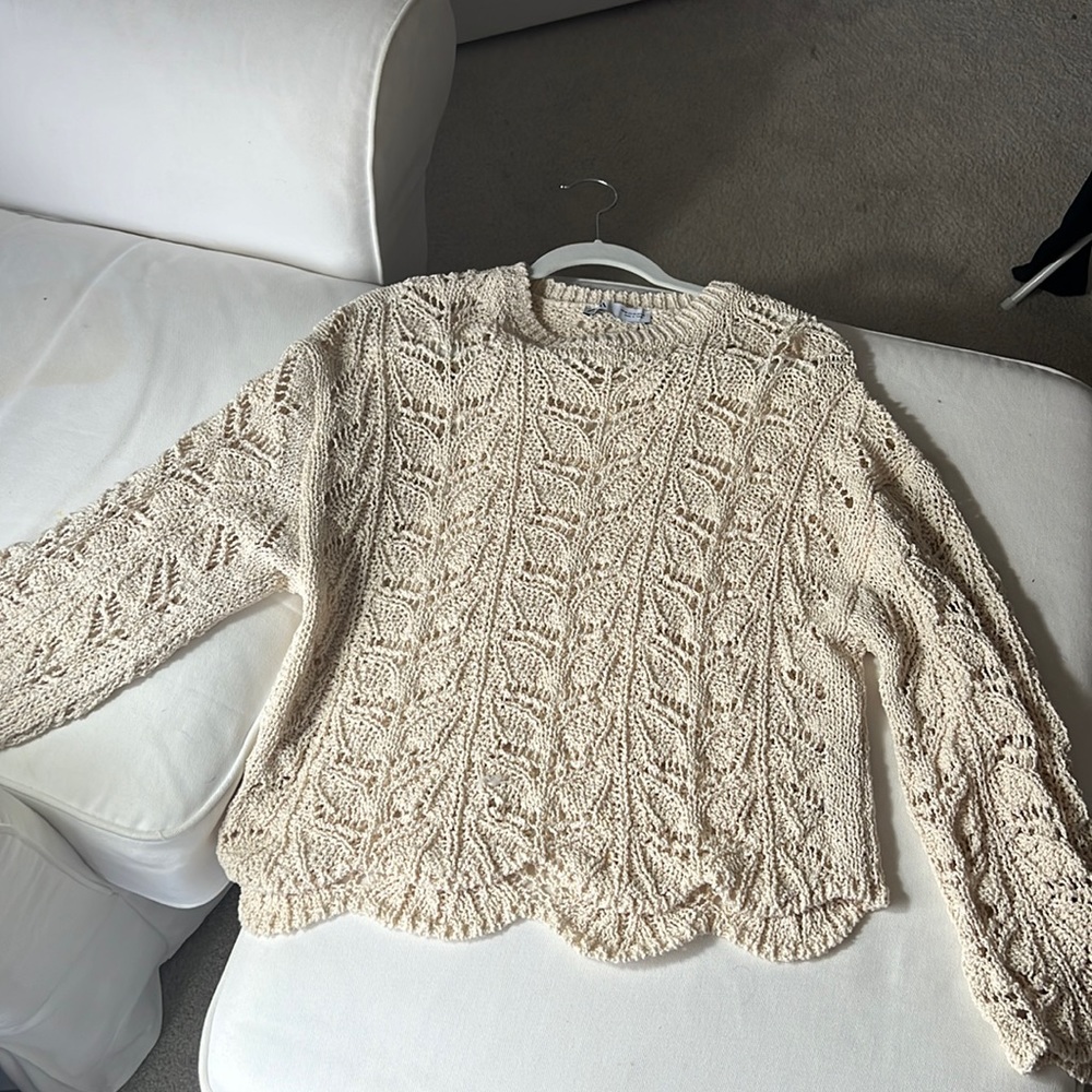 Zara Beachy Sweater Top